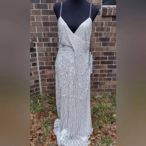 Mac Duggal Silver Sequin Gown NWT Size 10 Formal Evening Dress - Picture 2 of 7